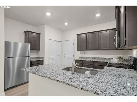 28 NE 134th Place Portland OR 97230