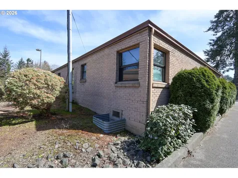 2695 N 17th Street Coos Bay OR 97420