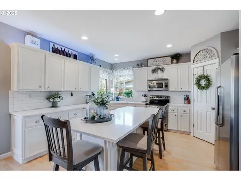 2857 Bald Eagle Avenue NW Salem OR 97304