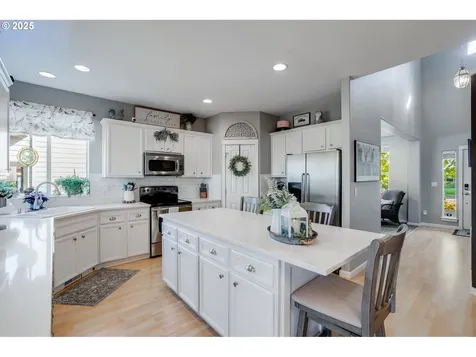 2857 Bald Eagle Avenue NW Salem OR 97304