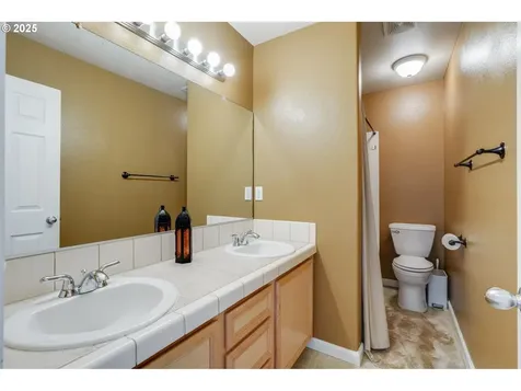 2857 Bald Eagle Avenue NW Salem OR 97304