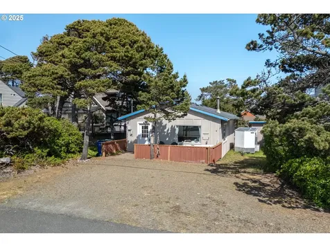 2132 NW Inlet Avenue Lincoln City OR 97367