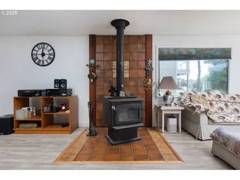 2132 NW Inlet Avenue Lincoln City OR 97367