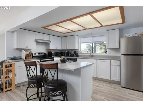 2132 NW Inlet Avenue Lincoln City OR 97367