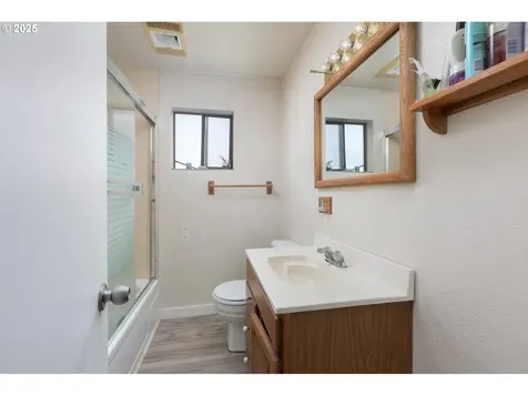 2132 NW Inlet Avenue Lincoln City OR 97367