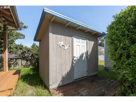2132 NW Inlet Avenue Lincoln City OR 97367