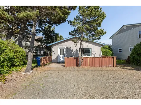 2132 NW Inlet Avenue Lincoln City OR 97367