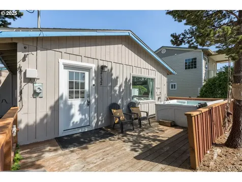 2132 NW Inlet Avenue Lincoln City OR 97367