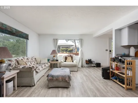 2132 NW Inlet Avenue Lincoln City OR 97367