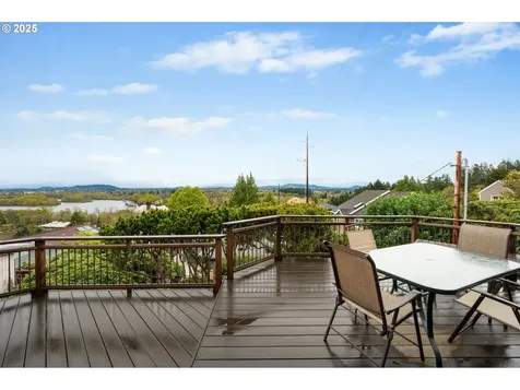 7556 S Kelly Avenue Portland OR 97219