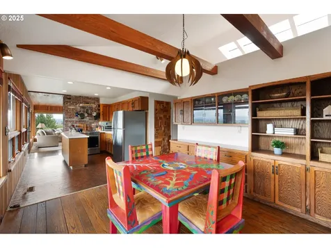 7556 S Kelly Avenue Portland OR 97219