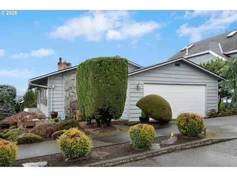 7556 S Kelly Avenue Portland OR 97219