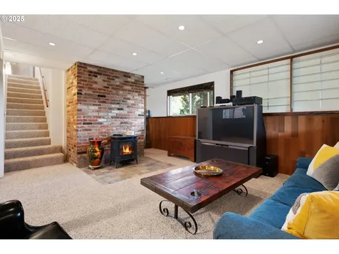 7556 S Kelly Avenue Portland OR 97219