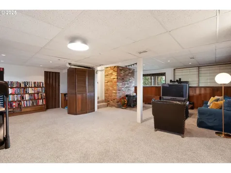 7556 S Kelly Avenue Portland OR 97219