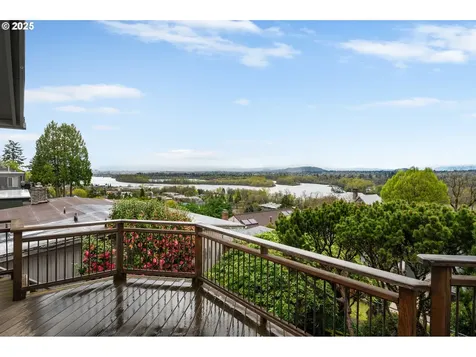 7556 S Kelly Avenue Portland OR 97219