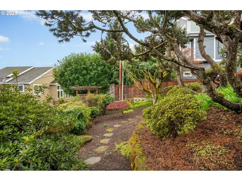 7556 S Kelly Avenue Portland OR 97219