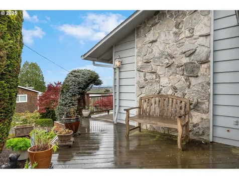 7556 S Kelly Avenue Portland OR 97219