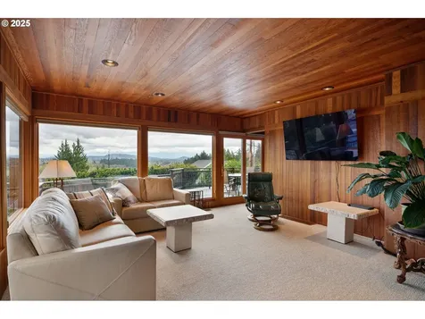 7556 S Kelly Avenue Portland OR 97219