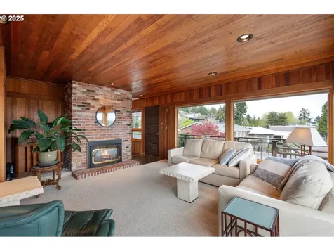 7556 S Kelly Avenue Portland OR 97219