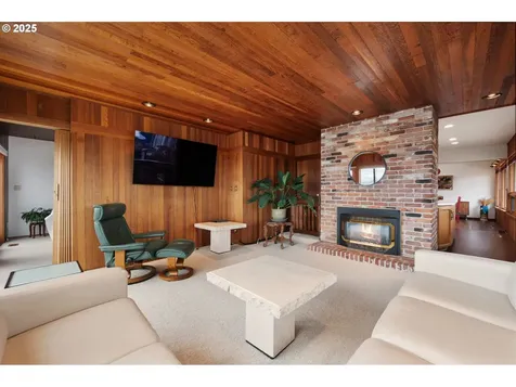 7556 S Kelly Avenue Portland OR 97219