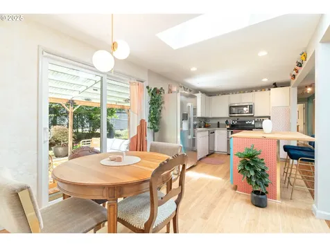 6759 SW 52nd Avenue Portland OR 97219