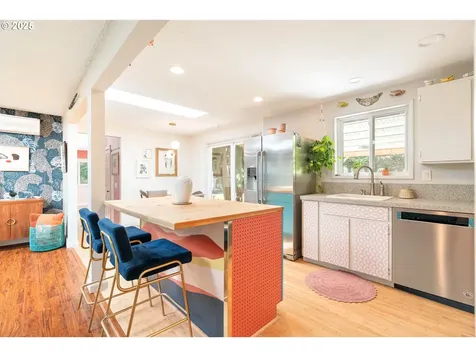 6759 SW 52nd Avenue Portland OR 97219
