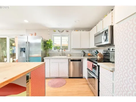6759 SW 52nd Avenue Portland OR 97219