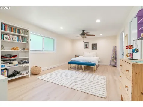 6759 SW 52nd Avenue Portland OR 97219
