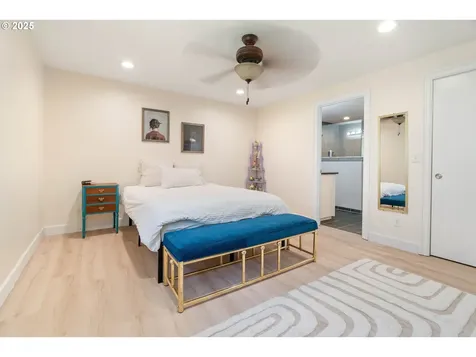 6759 SW 52nd Avenue Portland OR 97219