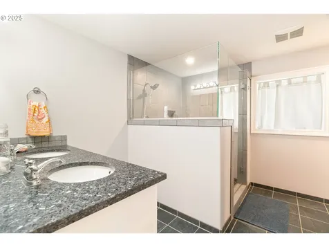 6759 SW 52nd Avenue Portland OR 97219