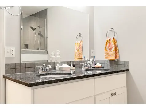 6759 SW 52nd Avenue Portland OR 97219
