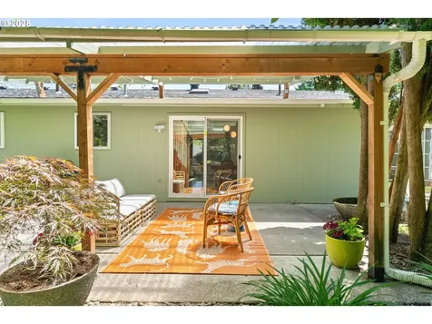 6759 SW 52nd Avenue Portland OR 97219