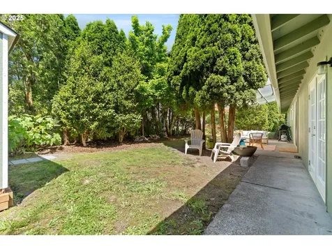6759 SW 52nd Avenue Portland OR 97219