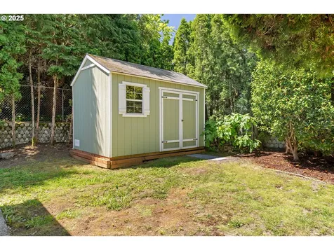 6759 SW 52nd Avenue Portland OR 97219