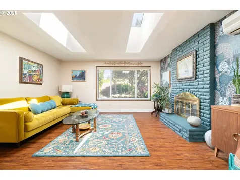 6759 SW 52nd Avenue Portland OR 97219