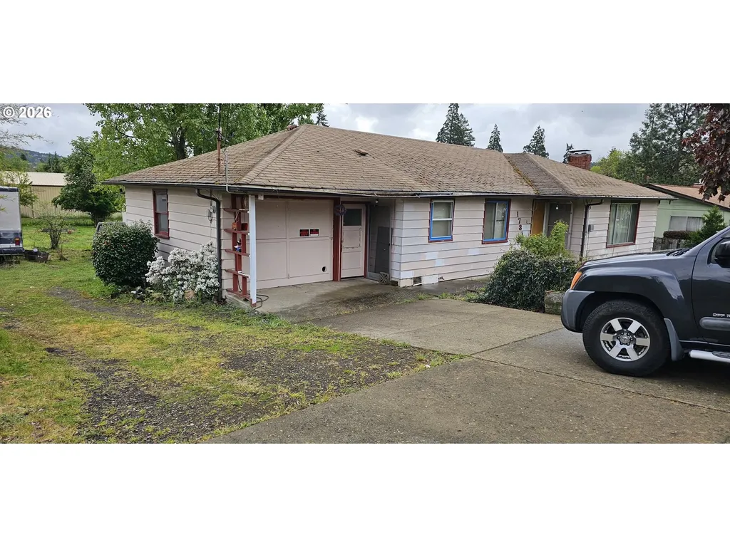 1731 NW Keasey Street Roseburg OR 97471