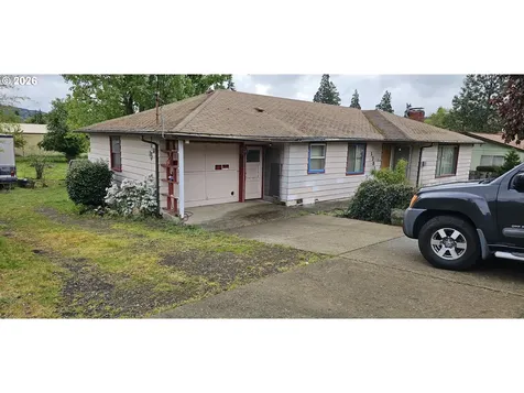 1731 NW Keasey Street Roseburg OR 97471