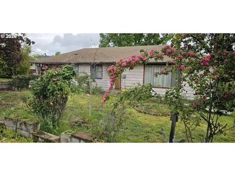 1731 NW Keasey Street Roseburg OR 97471