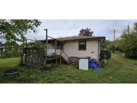1731 NW Keasey Street Roseburg OR 97471