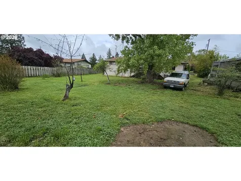 1731 NW Keasey Street Roseburg OR 97471