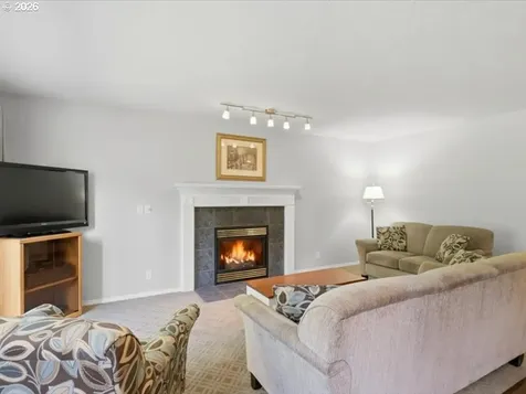 448 SE 24th Avenue Hillsboro OR 97123