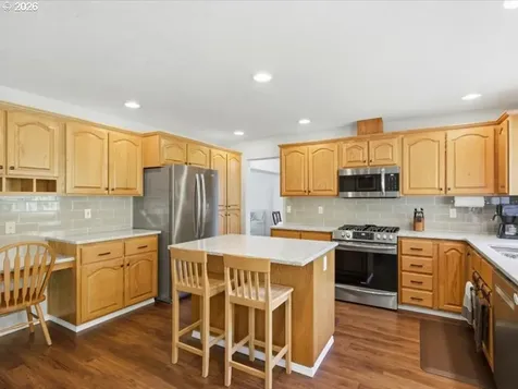 448 SE 24th Avenue Hillsboro OR 97123