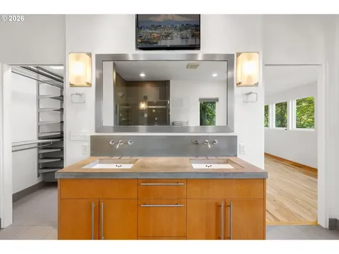 2339 NW Aspen Avenue Portland OR 97210