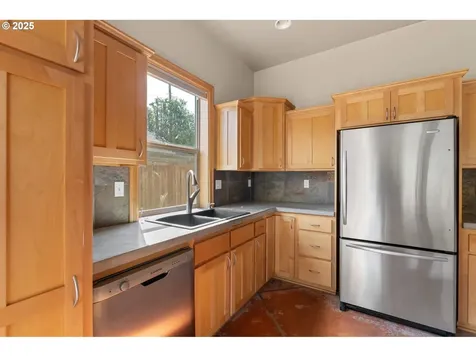 2721 La Darrah Street Eugene OR 97404