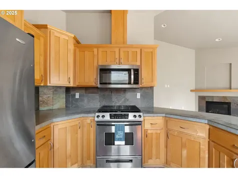 2721 La Darrah Street Eugene OR 97404
