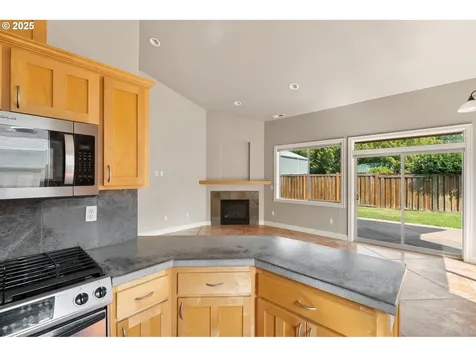 2721 La Darrah Street Eugene OR 97404