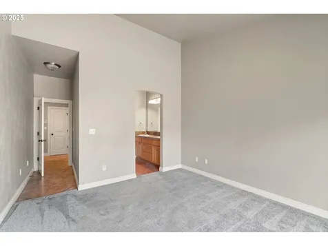 2721 La Darrah Street Eugene OR 97404