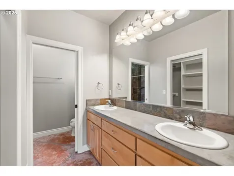 2721 La Darrah Street Eugene OR 97404