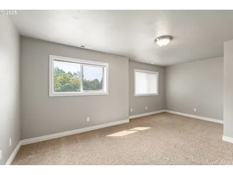 2721 La Darrah Street Eugene OR 97404