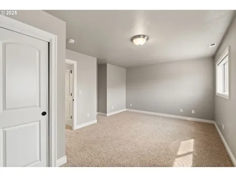 2721 La Darrah Street Eugene OR 97404
